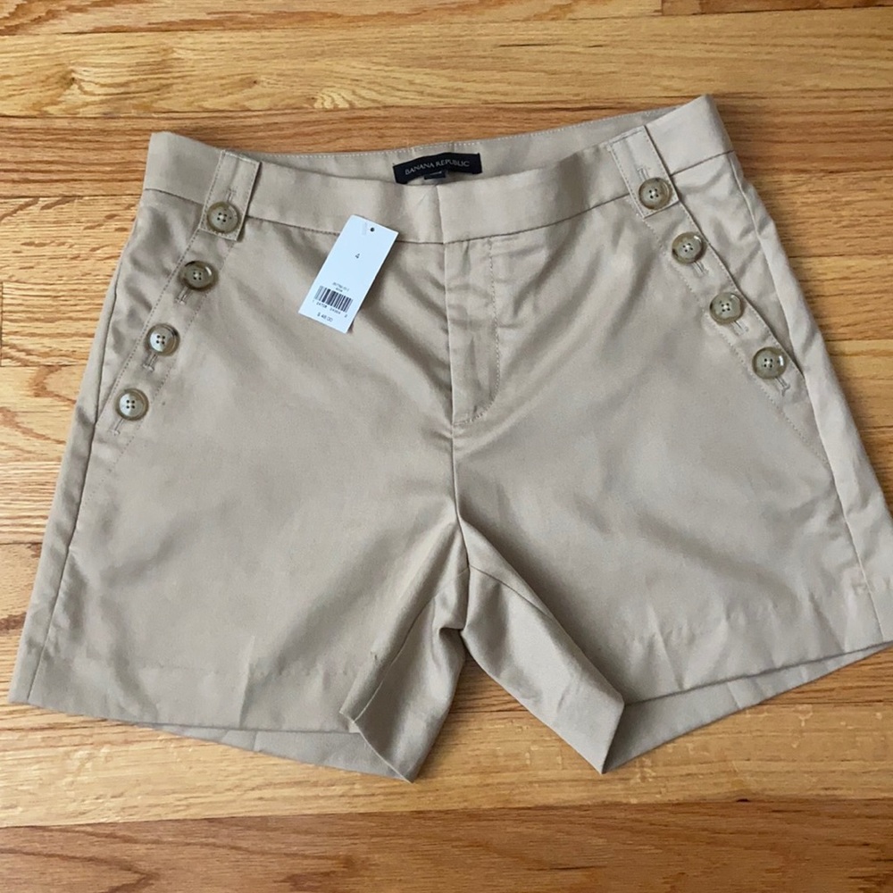 NWT Banana Republic “sailor” shorts 4.5” inseam